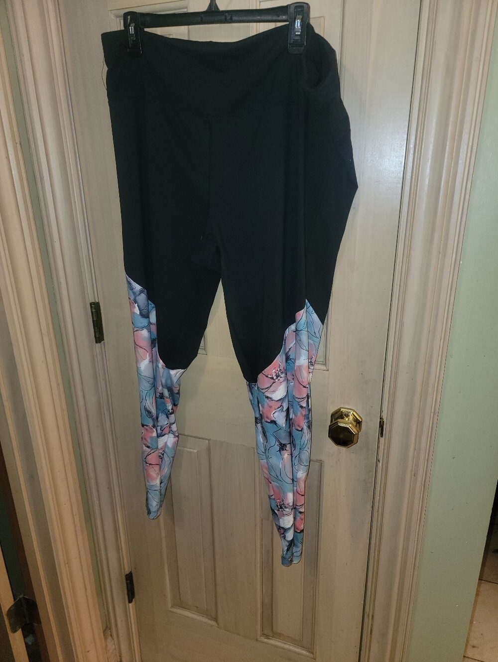 Womens Plus Sz 2X Marika Athletic Pants Workout Wear Floral And Black